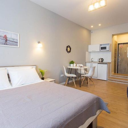 New Studio, Metro Yaroslava Mudroho And Universytet - Chernyshevska Str 95-3 Харков Екстериор снимка